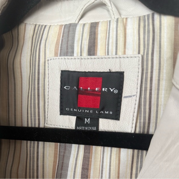 Leather laser cut detail bone color jacket snap closure with pockets - Picture 14 of 15